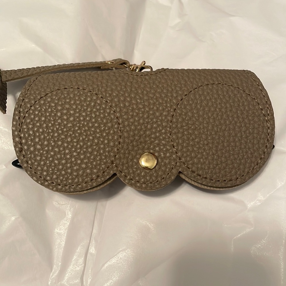 Portable Vegan Leather Sunglasses Case - Protective Pouch for Eyeglasses